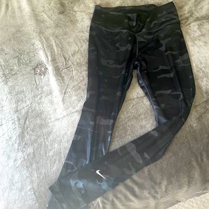 Nike black camo leggings in M